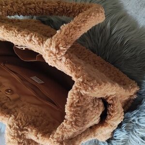 Fuzzy Comfy Purse 👜